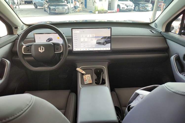 Used Leapmotor C10 2026 605 LiDAR Version Center Console