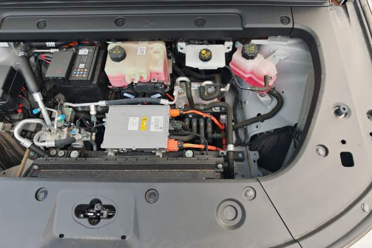 Used Leapmotor C10 2026 605 LiDAR Version Engine Bay Left
