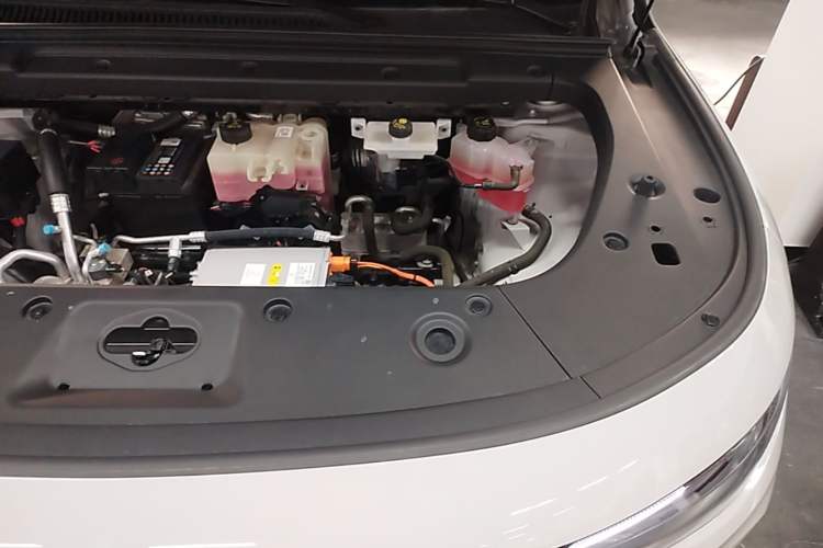 Used Leapmotor C10 2026 605 LiDAR Version Engine Bay Left