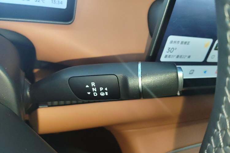 Used Leapmotor C10 2026 605 LiDAR Version Gear Lever