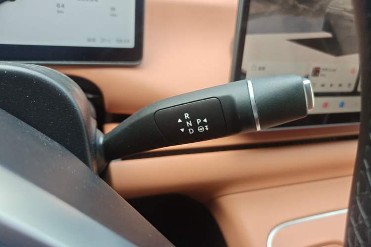 Used Leapmotor C10 2026 605 LiDAR Version Gear Lever