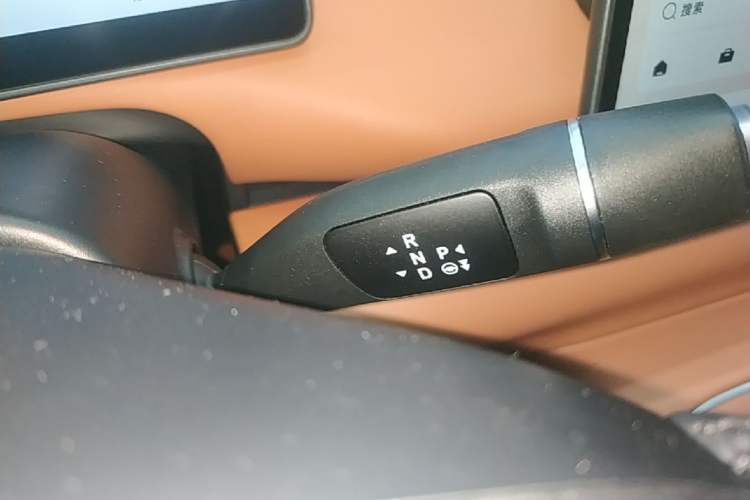 Used Leapmotor C10 2026 605 LiDAR Version Gear Lever