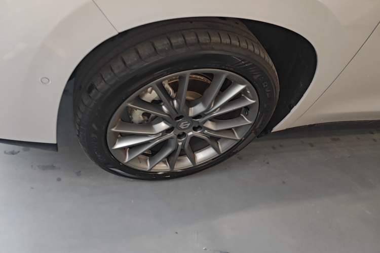 Used Leapmotor C10 2026 605 LiDAR Version Left Front Wheel Hub