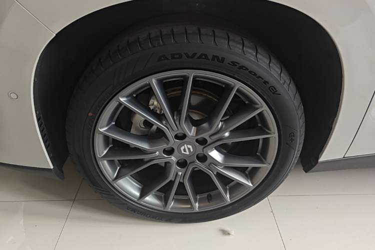 Used Leapmotor C10 2026 605 LiDAR Version Left Front Wheel Hub