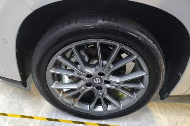 Used Leapmotor C10 2026 210 LiDAR Version Left Front Wheel Hub