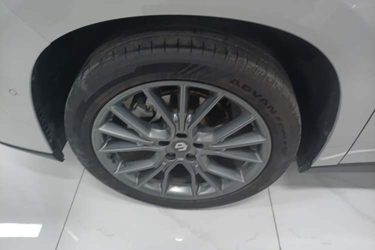 Used Leapmotor C10 2026 605 LiDAR Version Left Front Wheel Hub