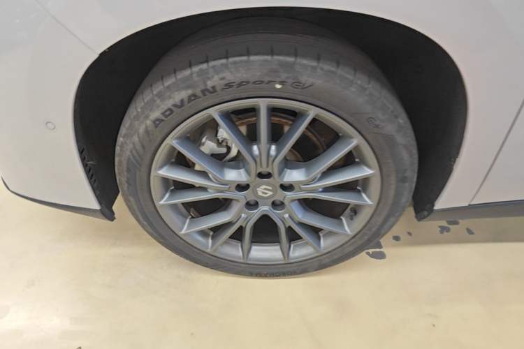 Used Leapmotor C10 2026 605 LiDAR Version Left Front Wheel Hub