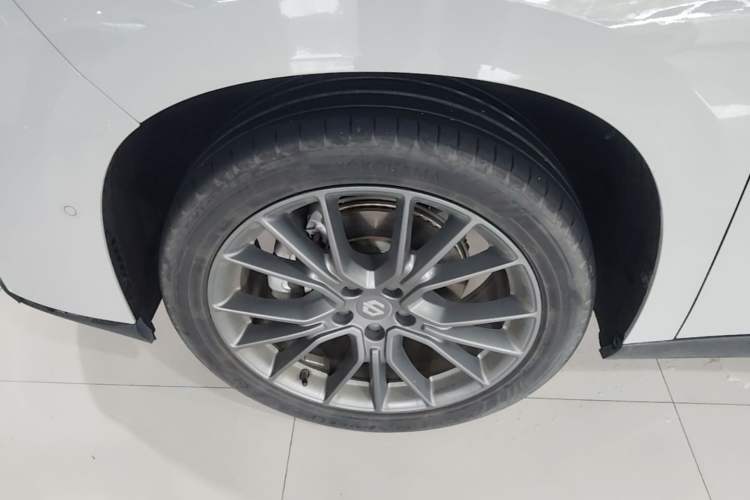 Used Leapmotor C10 2026 210 LiDAR Version Left Front Wheel Hub