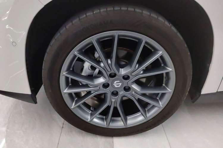 Used Leapmotor C10 2026 605 LiDAR Version Left Front Wheel Hub