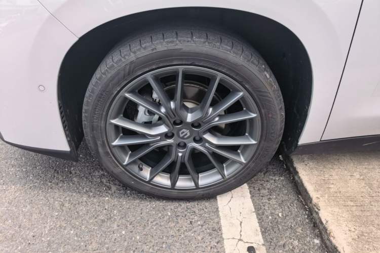 Used Leapmotor C10 2026 605 LiDAR Version Left Front Wheel Hub