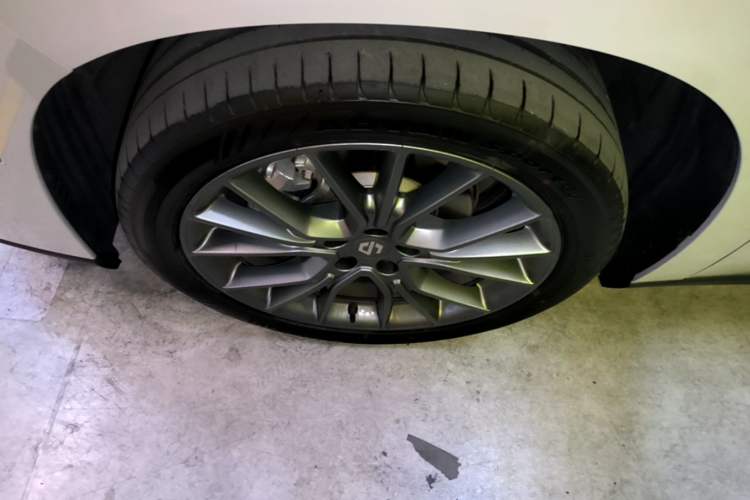 Used Leapmotor C10 2026 605 LiDAR Version Left Front Wheel Hub