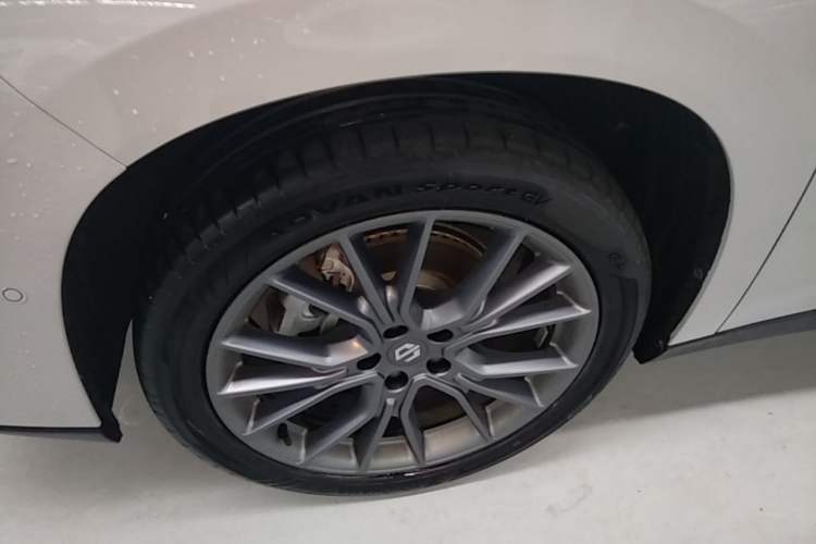 Used Leapmotor C10 2026 605 LiDAR Version Left Front Wheel Hub