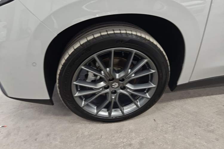 Used Leapmotor C10 2026 605 LiDAR Version Left Front Wheel Hub