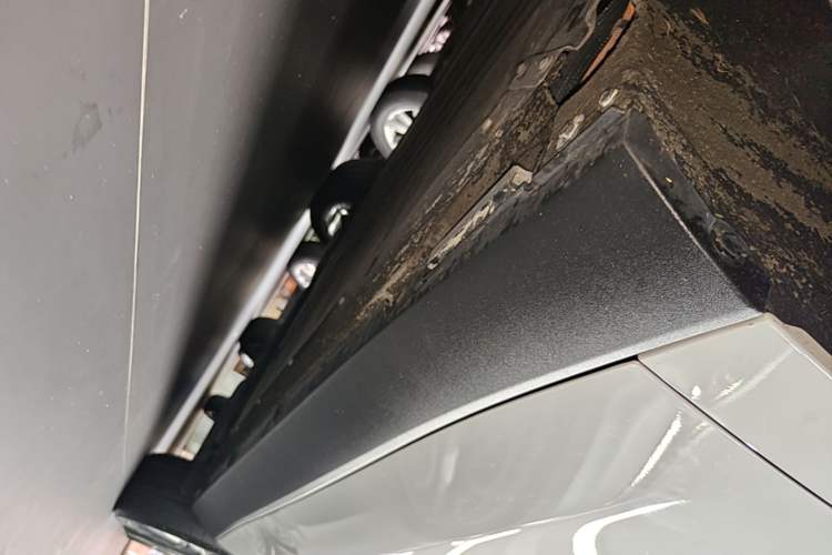Used Leapmotor C10 2026 605 LiDAR Version Left Side Sill