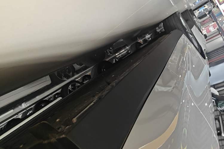 Used Leapmotor C10 2026 605 LiDAR Version Left Side Sill
