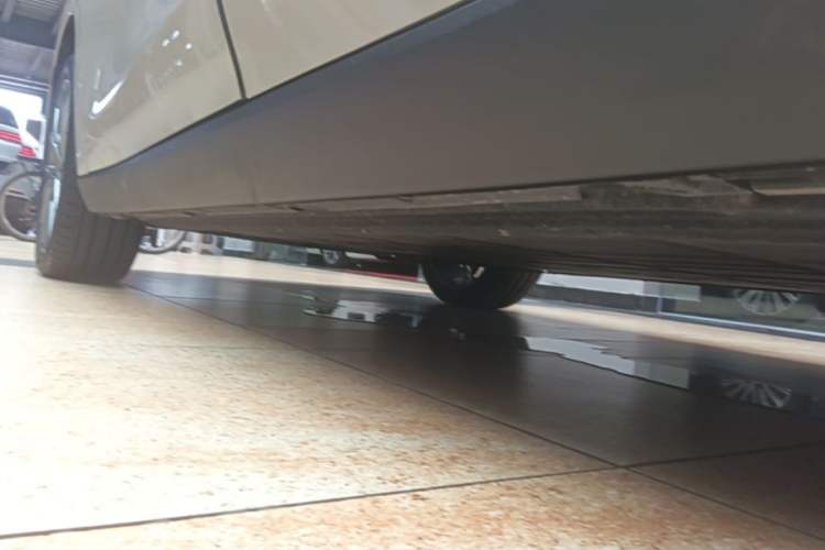 Used Leapmotor C10 2026 605 LiDAR Version Left Side Sill