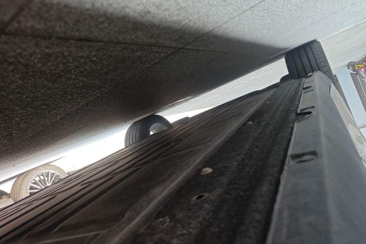Used Leapmotor C10 2026 605 LiDAR Version Left Side Sill