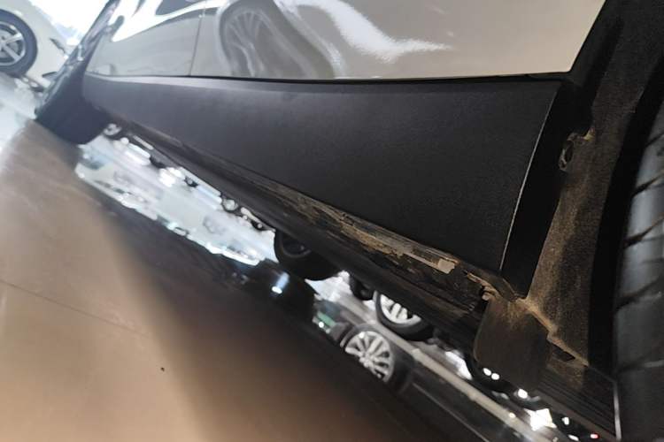 Used Leapmotor C10 2026 605 LiDAR Version Left Side Sill
