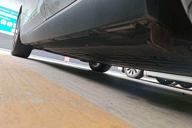 Used Leapmotor C10 2026 605 LiDAR Version Left Side Sill