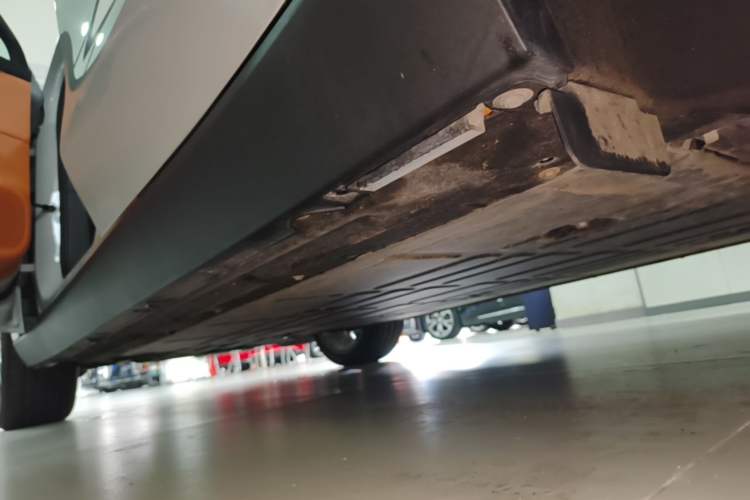 Used Leapmotor C10 2026 605 LiDAR Version Left Side Sill