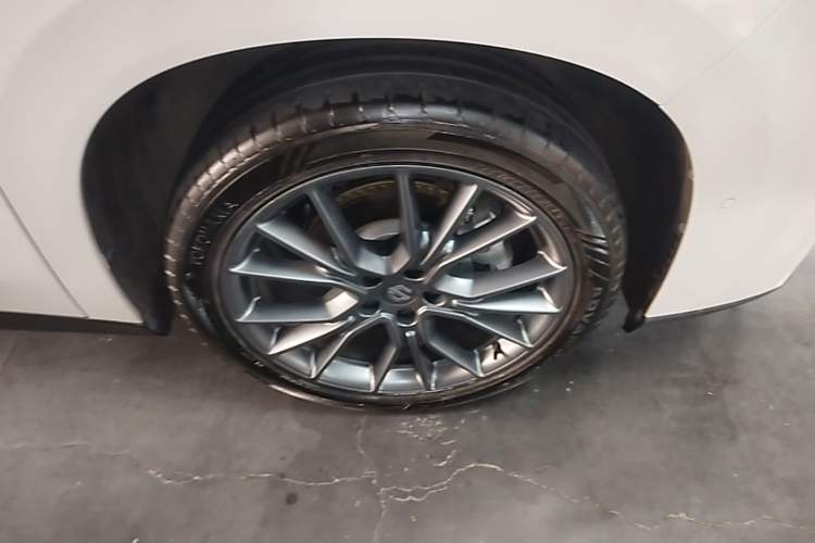 Used Leapmotor C10 2026 605 LiDAR Version Right Front Wheel Hub