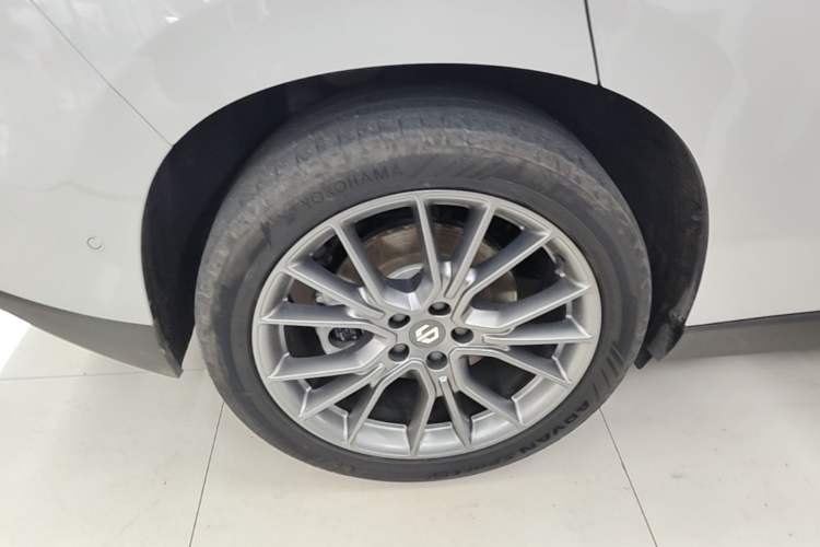 Used Leapmotor C10 2026 605 LiDAR Version Right Rear Wheel Hub