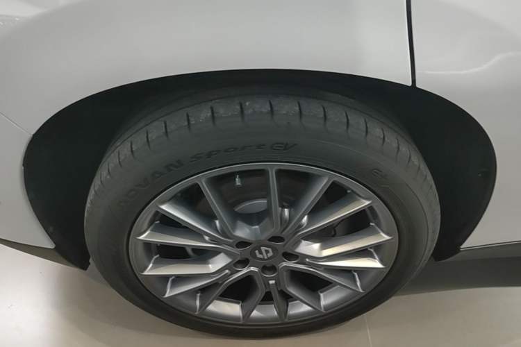 Used Leapmotor C10 2026 605 LiDAR Version Right Rear Wheel Hub