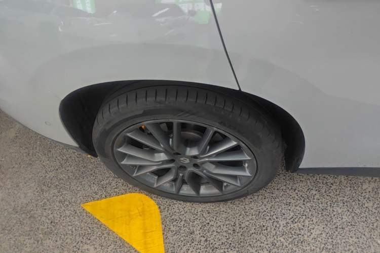 Used Leapmotor C10 2026 605 LiDAR Version Right Rear Wheel Hub