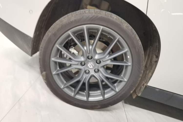 Used Leapmotor C10 2026 605 LiDAR Version Right Rear Wheel Hub