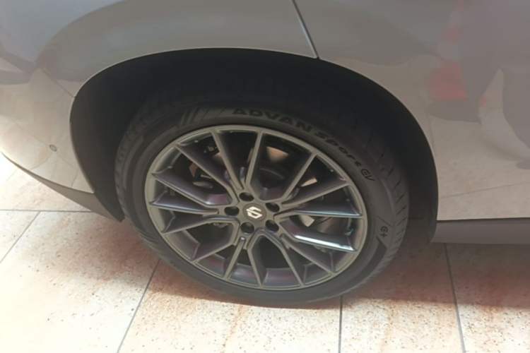 Used Leapmotor C10 2026 605 LiDAR Version Right Rear Wheel Hub