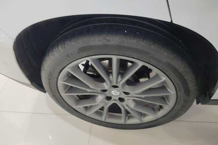 Used Leapmotor C10 2026 210 LiDAR Version Right Rear Wheel Hub
