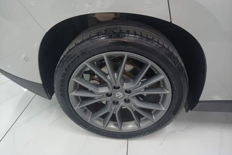 Used Leapmotor C10 2026 605 LiDAR Version Right Rear Wheel Hub