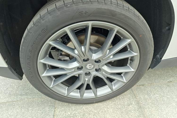 Used Leapmotor C10 2026 605 LiDAR Version Right Rear Wheel Hub