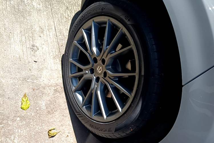 Used Leapmotor C10 2026 605 LiDAR Version Right Rear Wheel Hub