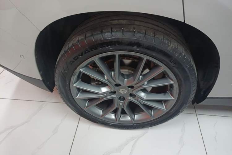 Used Leapmotor C10 2026 210 LiDAR Version Right Rear Wheel Hub