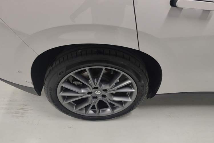 Used Leapmotor C10 2026 605 LiDAR Version Right Rear Wheel Hub