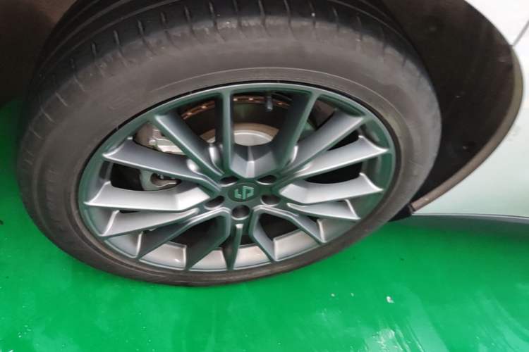 Used Leapmotor C10 2026 605 LiDAR Version Right Rear Wheel Hub