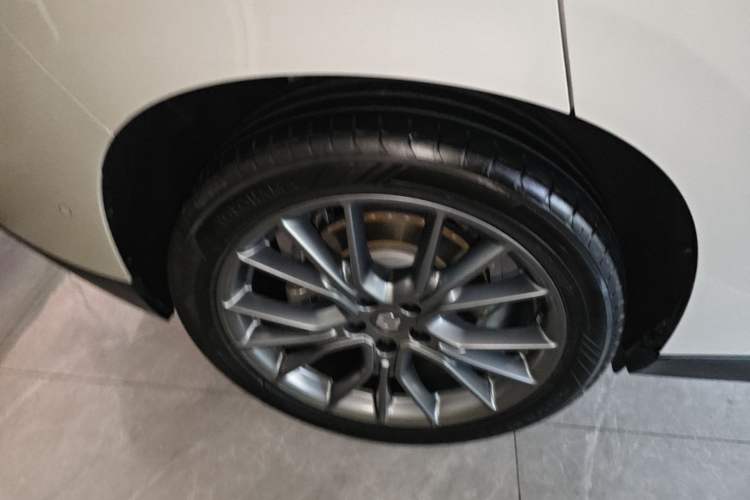 Used Leapmotor C10 2026 605 LiDAR Version Right Rear Wheel Hub