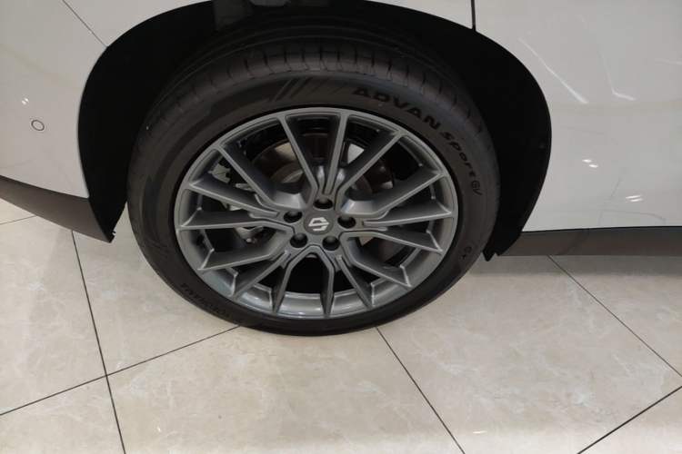 Used Leapmotor C10 2026 605 LiDAR Version Right Rear Wheel Hub
