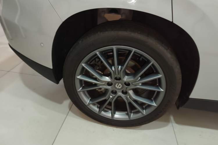 Used Leapmotor C10 2026 605 LiDAR Version Right Rear Wheel Hub