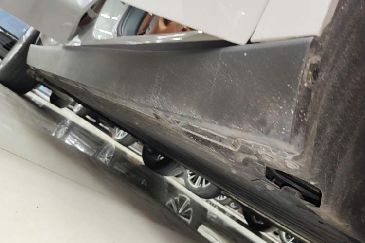 Used Leapmotor C10 2026 605 LiDAR Version Right Side Sill