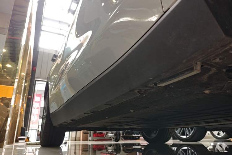 Used Leapmotor C10 2026 605 LiDAR Version Right Side Sill