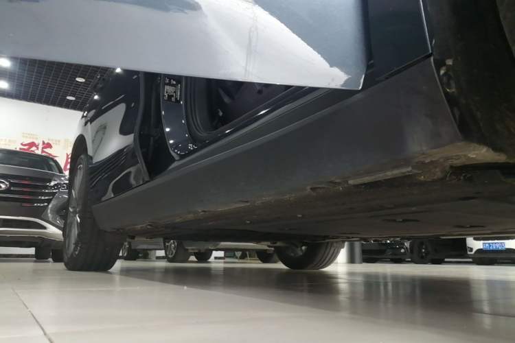 Used Leapmotor C10 2026 210 LiDAR Version Right Side Sill
