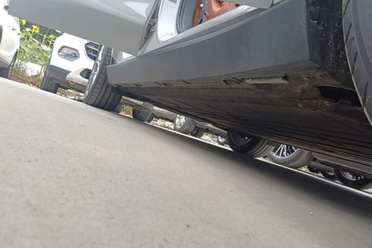 Used Leapmotor C10 2026 605 LiDAR Version Right Side Sill