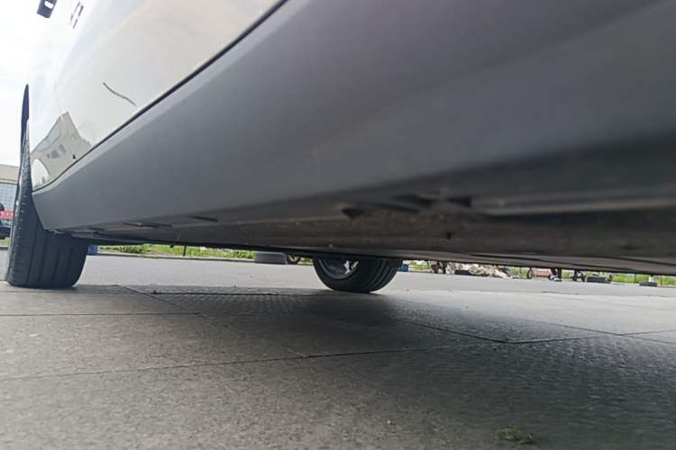 Used Leapmotor C10 2026 210 Joyful Edition Right Side Sill