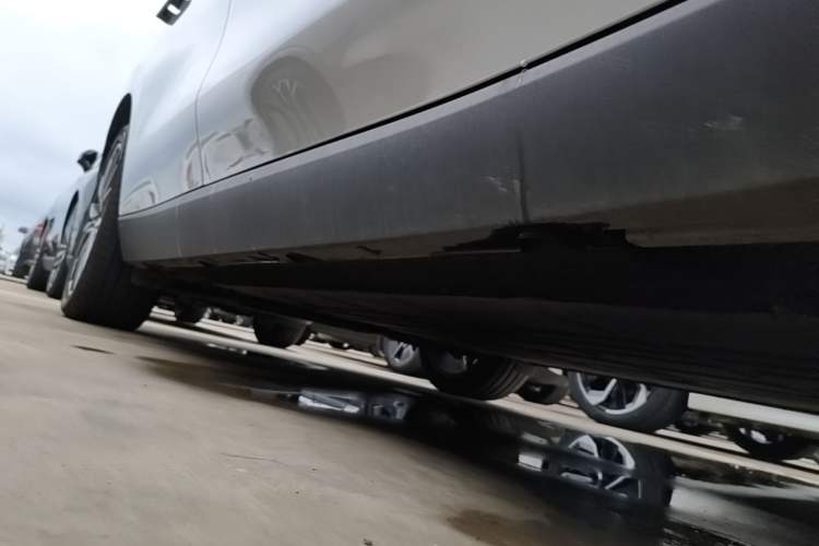Used Leapmotor C10 2026 605 LiDAR Version Right Side Sill