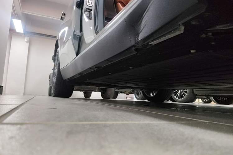 Used Leapmotor C10 2026 605 LiDAR Version Right Side Sill