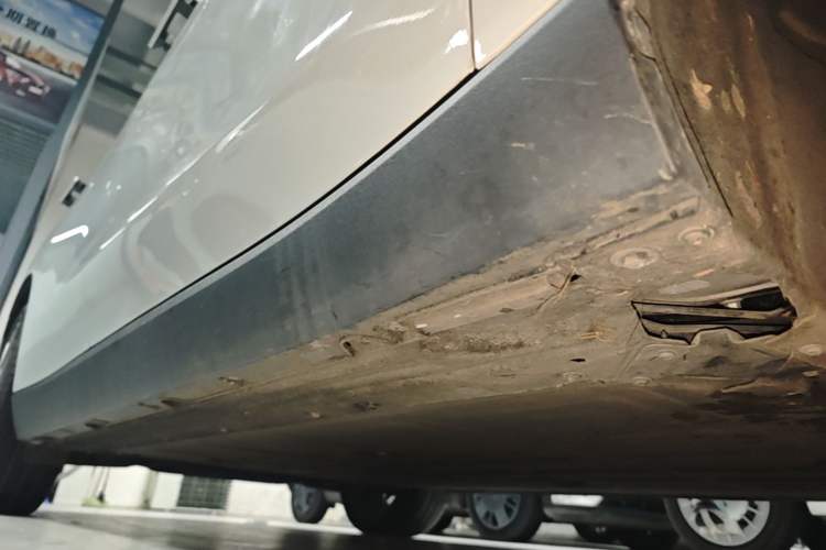 Used Leapmotor C10 2026 605 LiDAR Version Right Side Sill