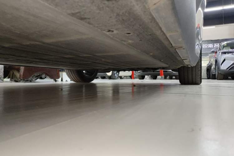 Used Leapmotor C10 2026 605 LiDAR Version Right Side Sill