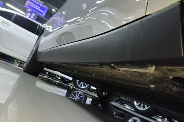 Used Leapmotor C10 2026 605 LiDAR Version Right Side Sill